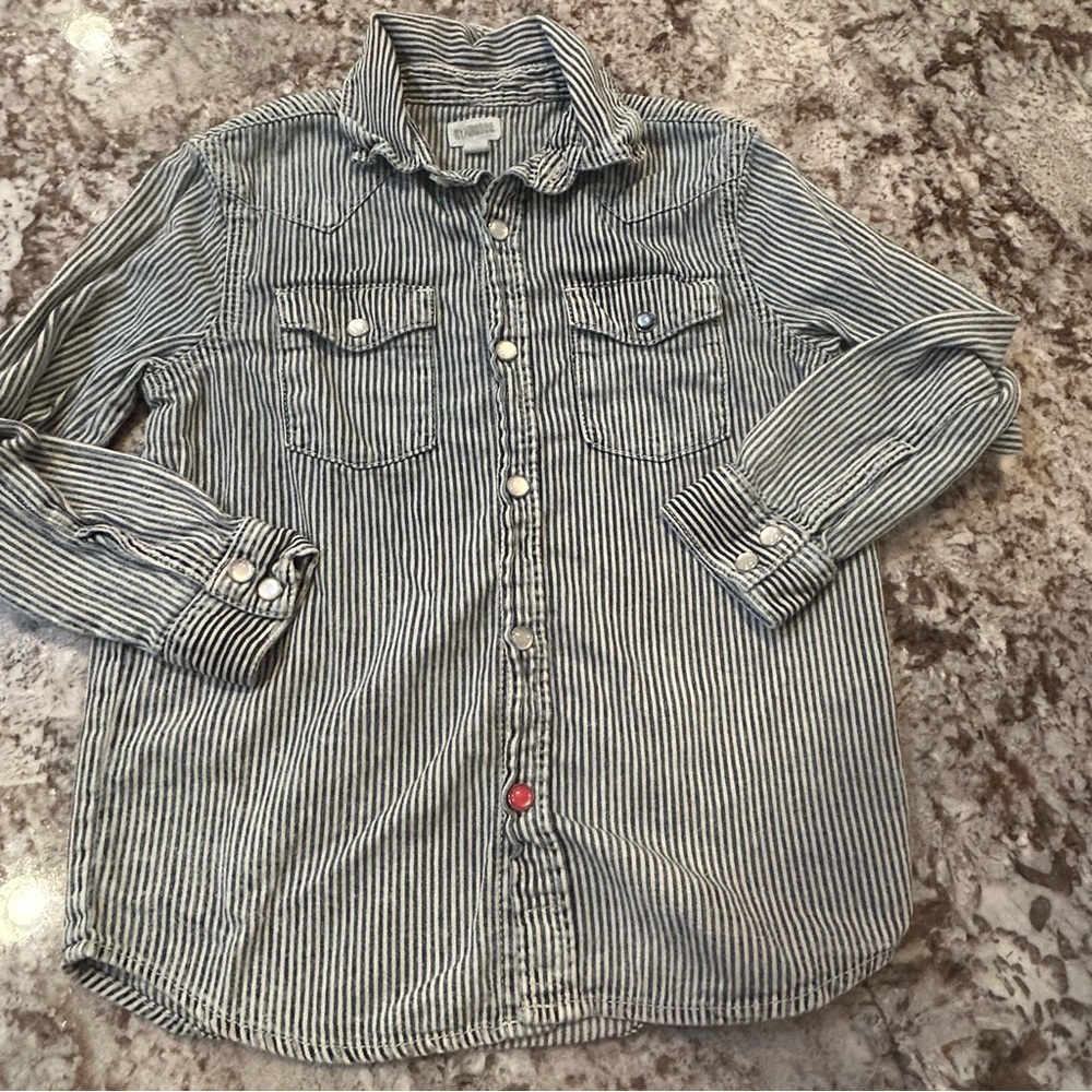 222.  Gymboree Denim Blue White Striped Kids Shirt Pearl Snaps size small 5/6